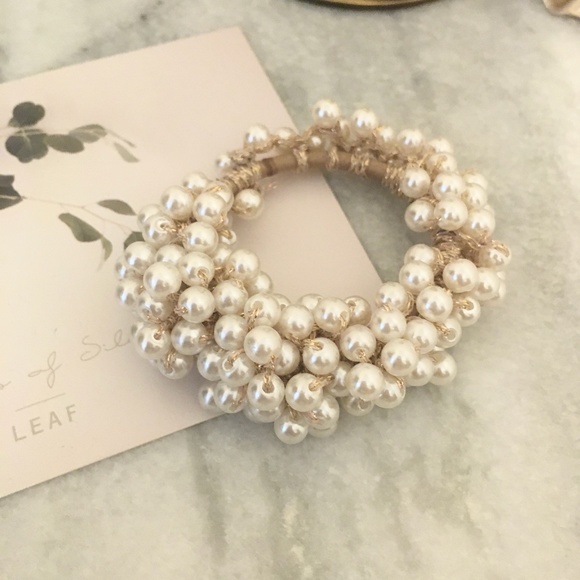 Champagne Pearl Stranded Cluster Hair Tie Piece - Picture 7 of 7